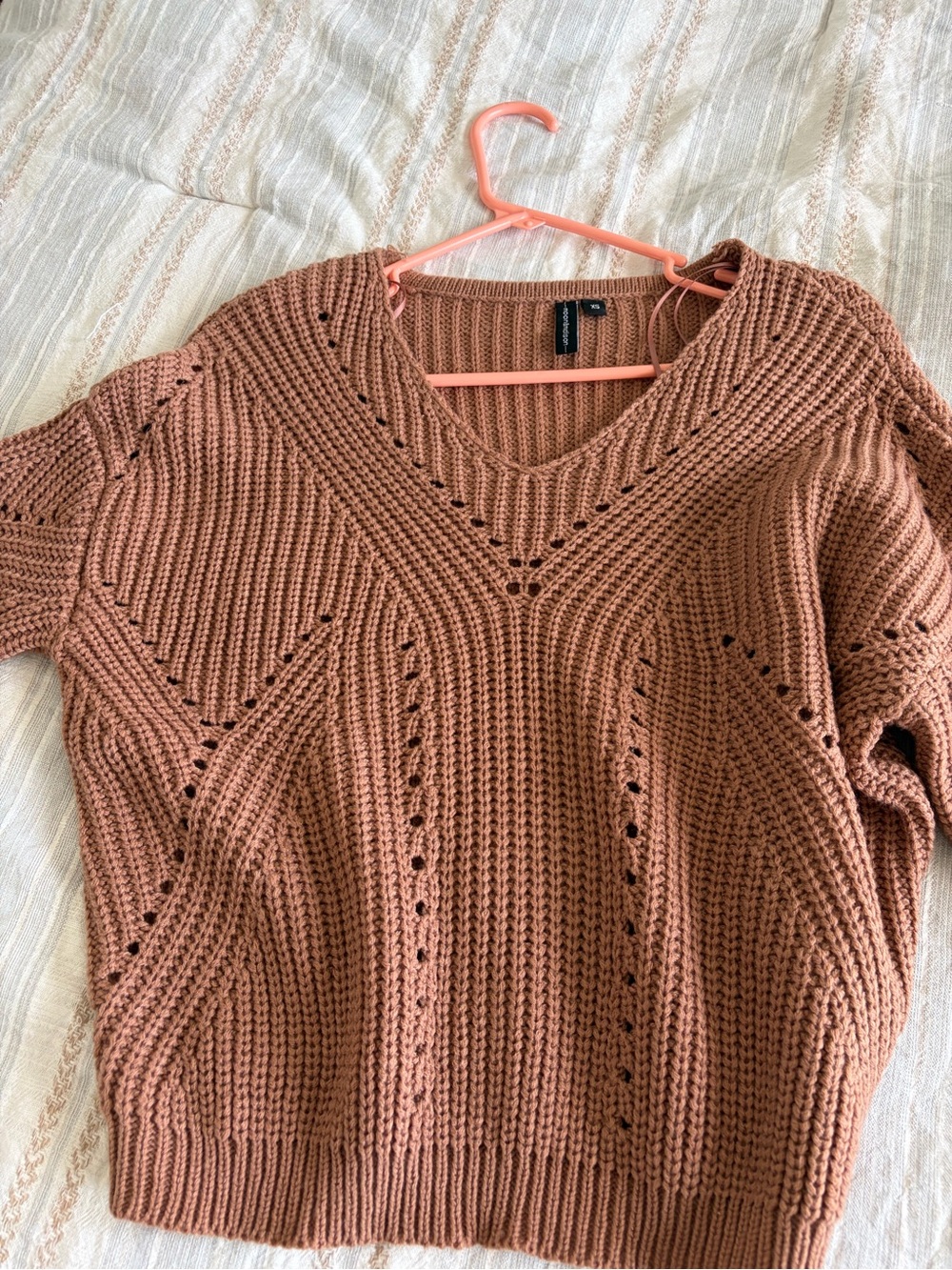 Chunky V-Neck Knit Sweater in Rust Brown